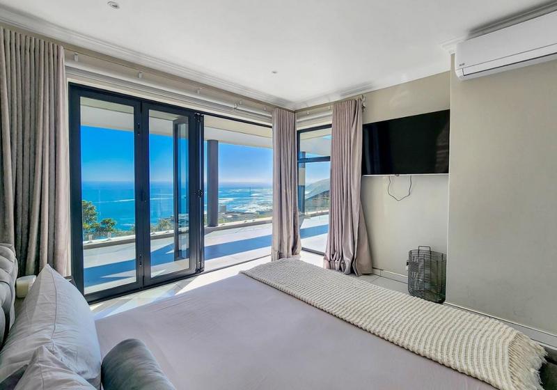 7 Bedroom Property for Sale in Llandudno Western Cape